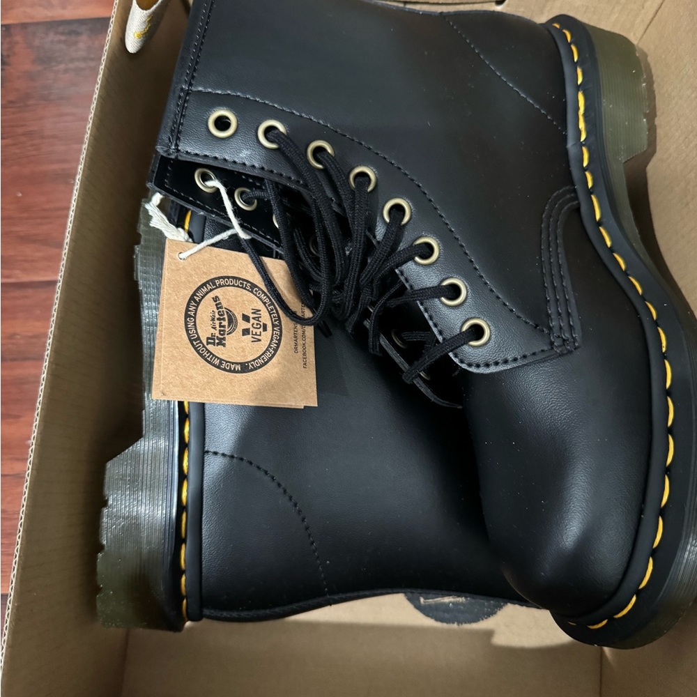Dr. Martens Black VEGAN 1460 FELIX LACE UP BOOTS Women’s 8